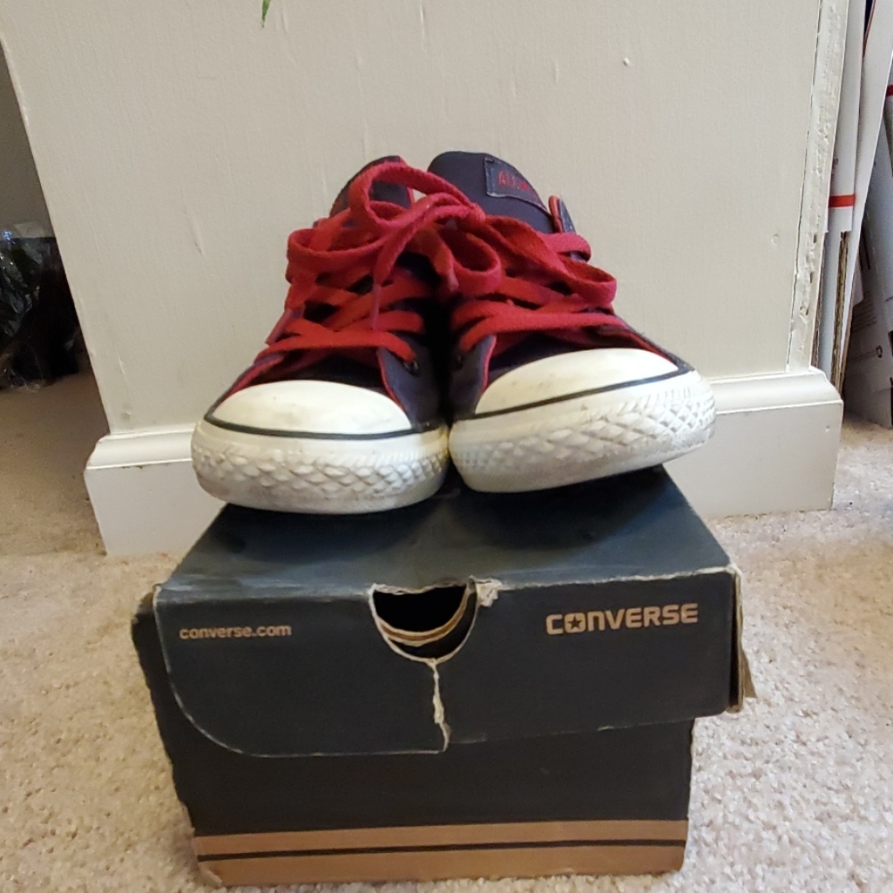 Converse - Picture 2 of 3